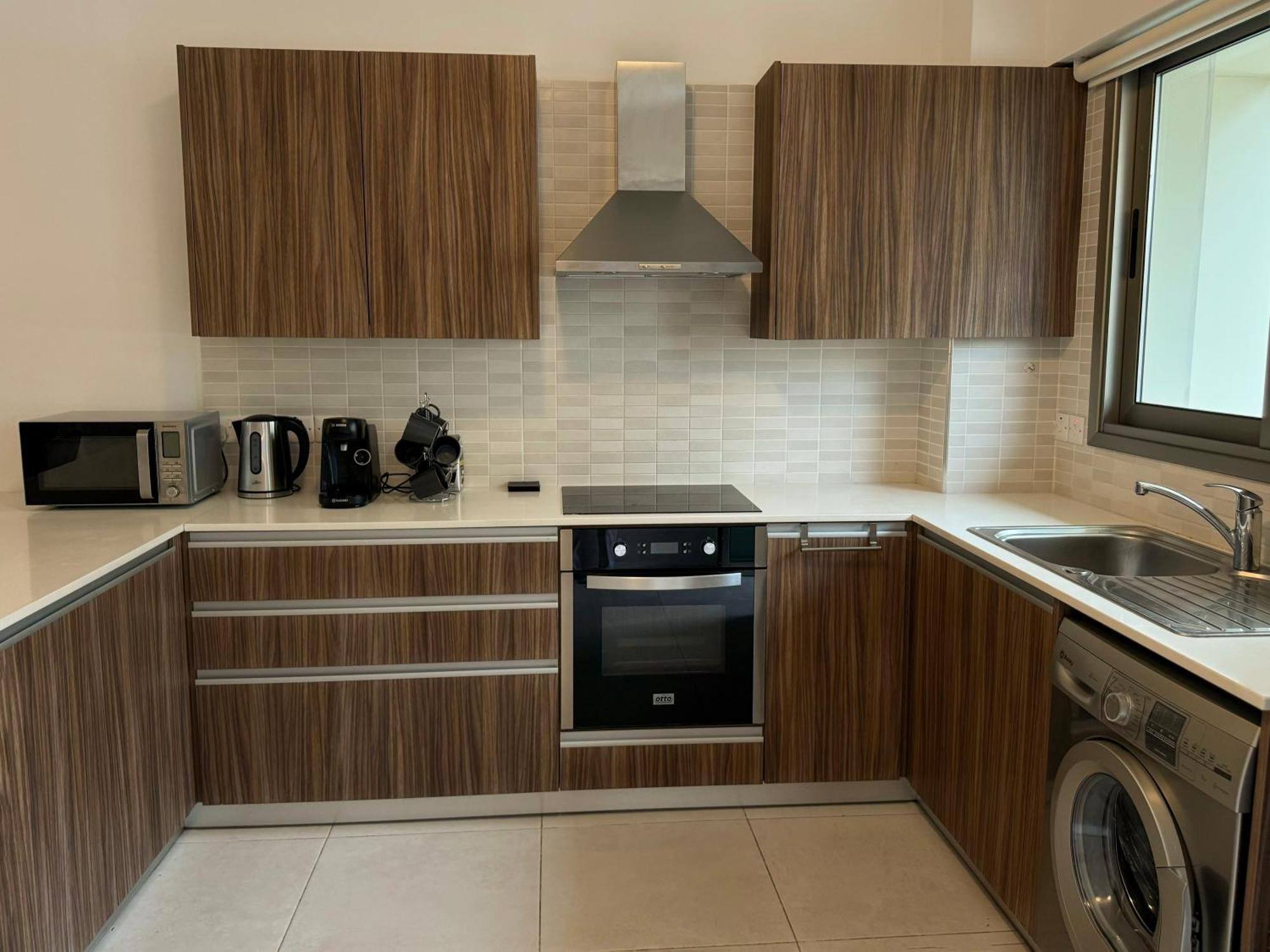 Halcyon Central Apartment Ларнака Экстерьер фото