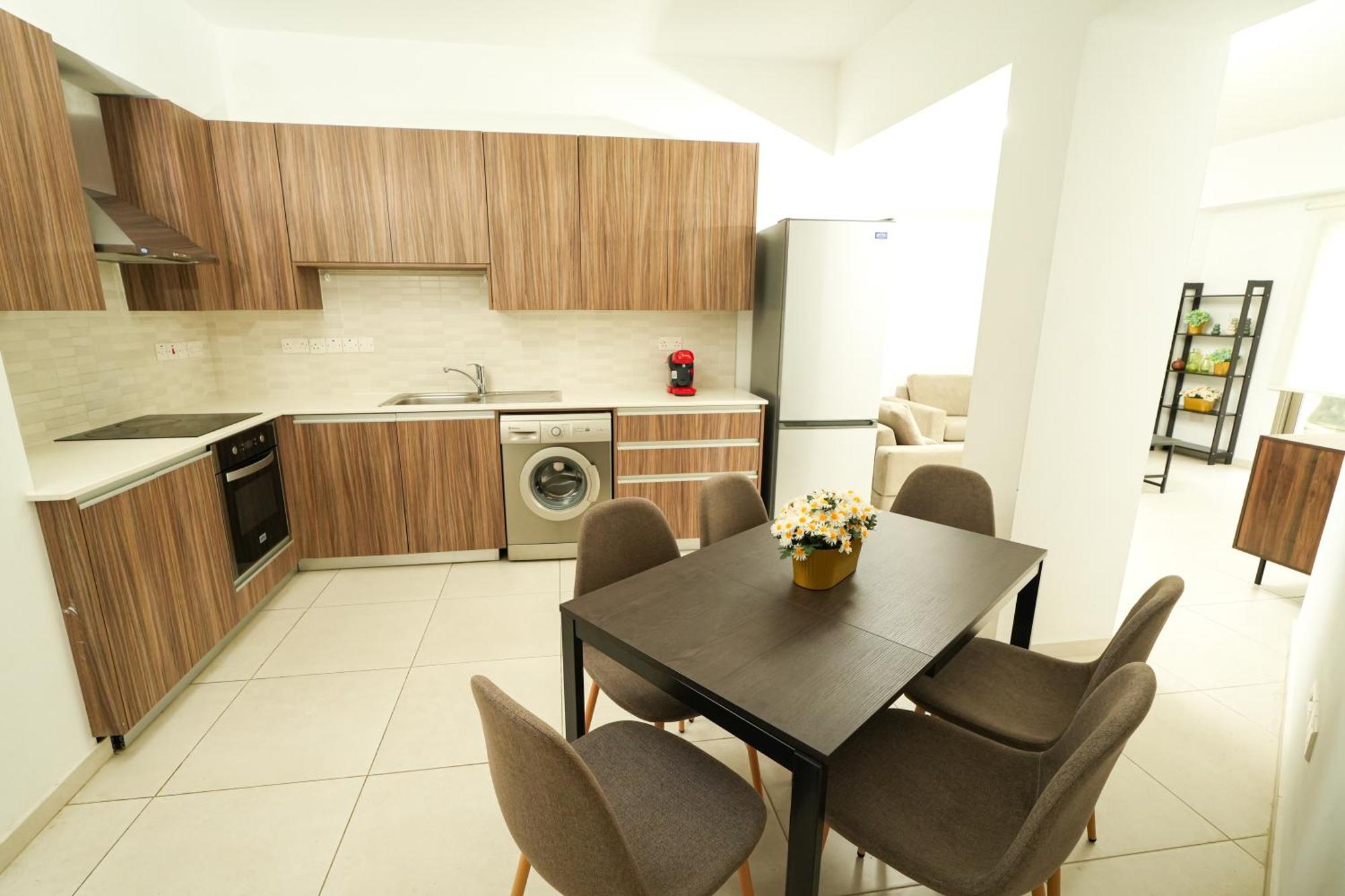 Halcyon Central Apartment Ларнака Экстерьер фото